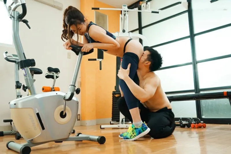 Xin ông xã đi tập gym, người vợ cắm sừng với anh pt