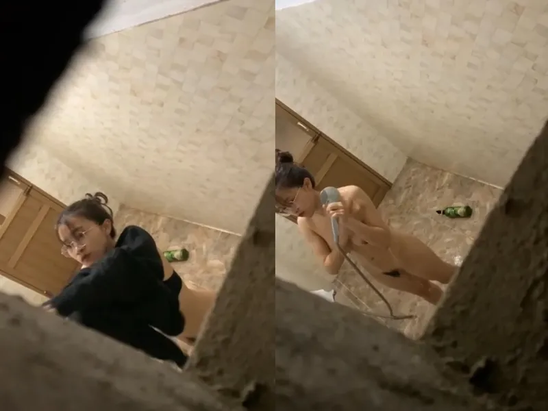 Quay lén bồ vú đẹp tắm, khe âm đạo chảy nước ròng ròng